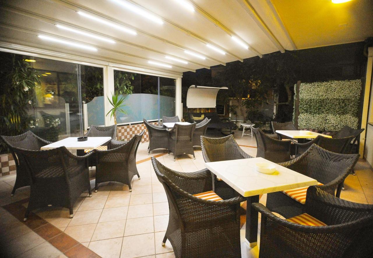 Hotel Tulipe Nazionale Riccione Exterior foto