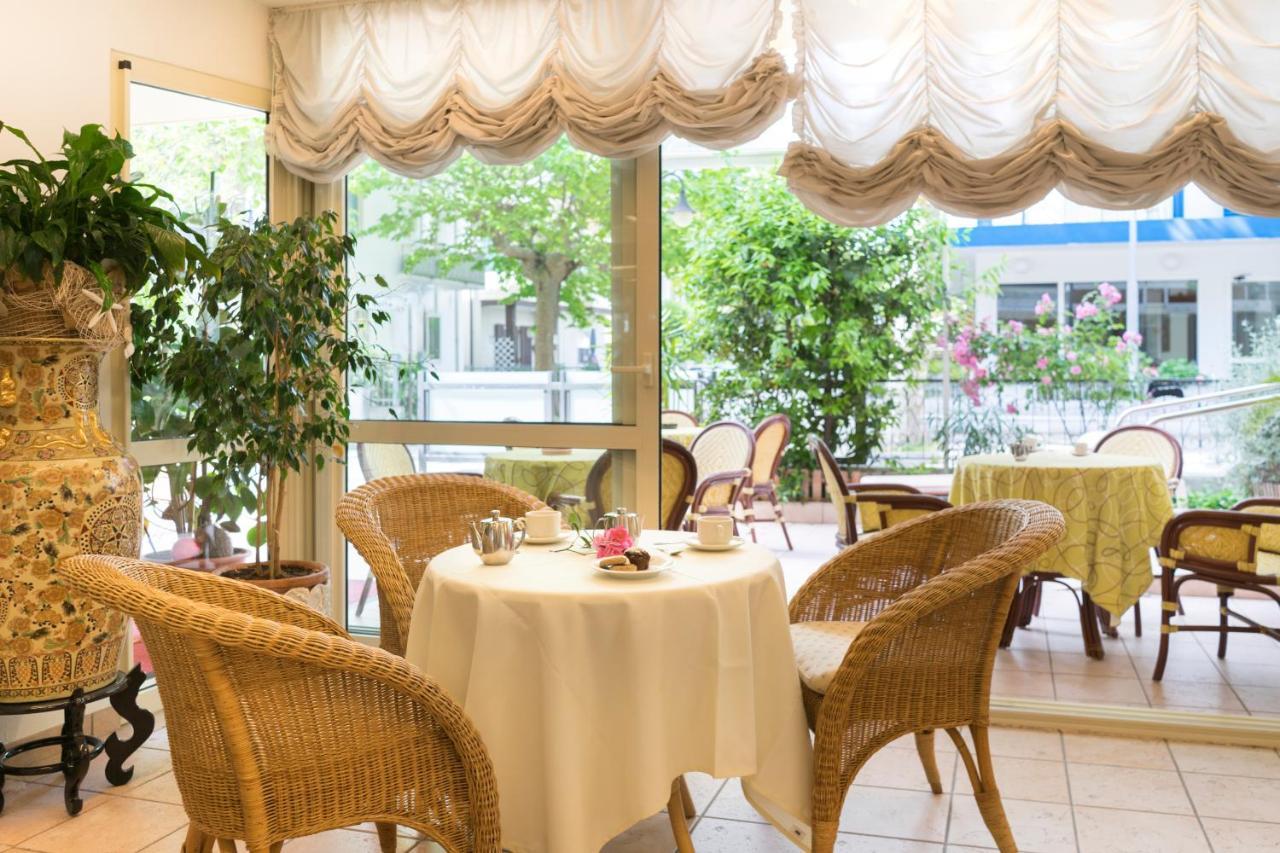Hotel Tulipe Nazionale Riccione Exterior foto